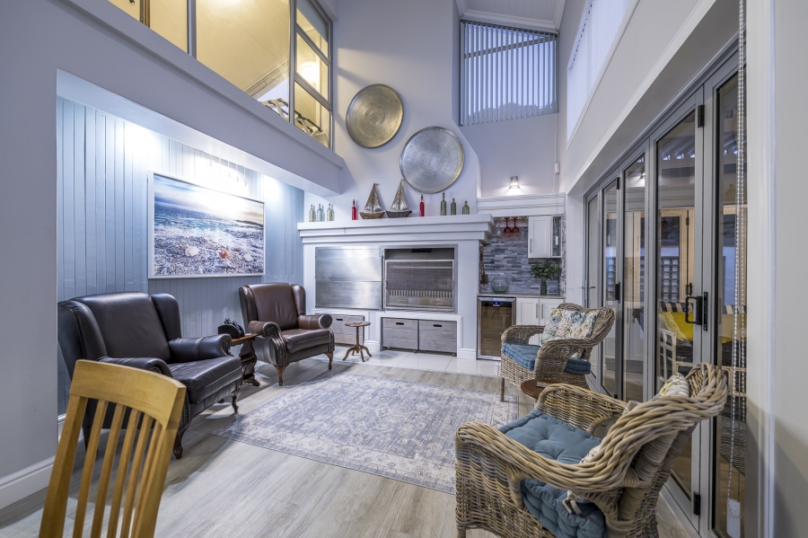 5 Bedroom Property for Sale in Glentana Western Cape